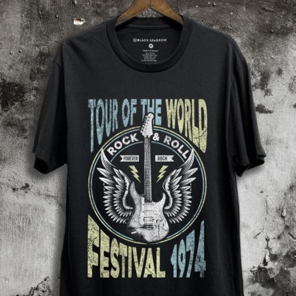 Graphic T-shirt  1974 Rock ‘n’ roll tour - Picture 1 of 4